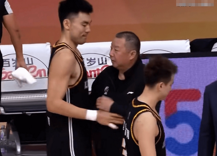 新赛季辽宁男篮教练组大换血，吴庆龙与肯尼斯-格兰特助阵图1