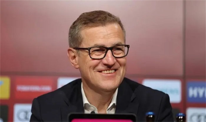拜仁CEO德雷森谈新帅选聘：不强求德语，关注国际化球队的 图