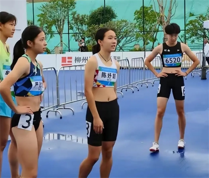 中国15岁短跑天才创4大神迹    成就伟大的7秒27图1