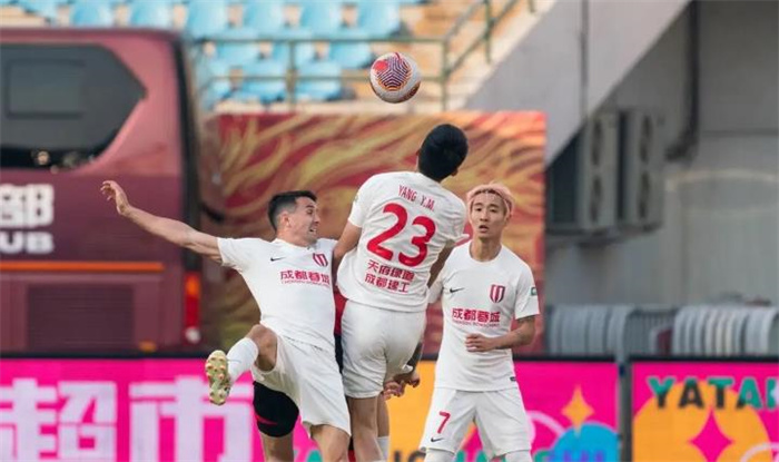 成都蓉城2比1逆转亚泰，韦世豪表现抢眼，国足主帅眼中的